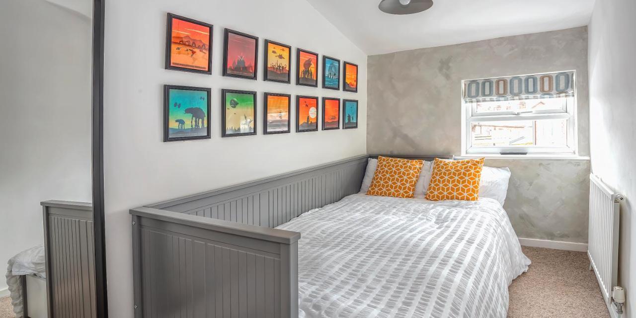 Modern 3-Bed House On Tarporley High Street 빌라 외부 사진