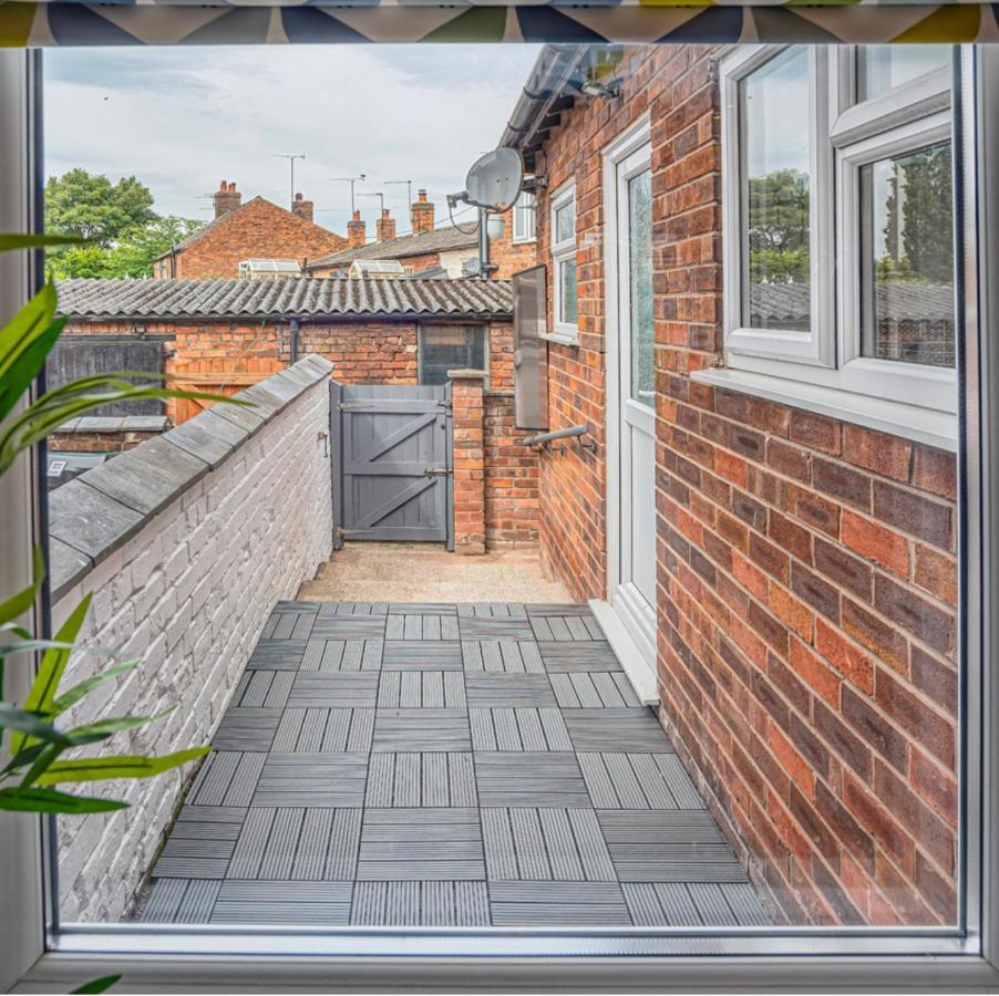 Modern 3-Bed House On Tarporley High Street 빌라 외부 사진